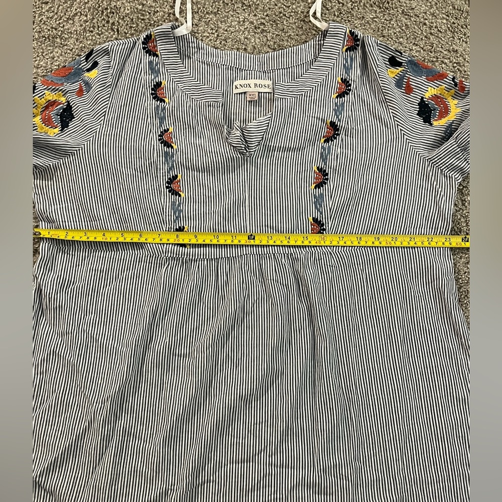 Woman blouses - Picture 11 of 14